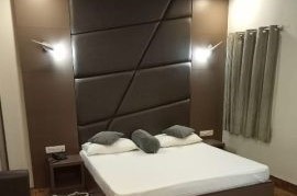 Decent Stay