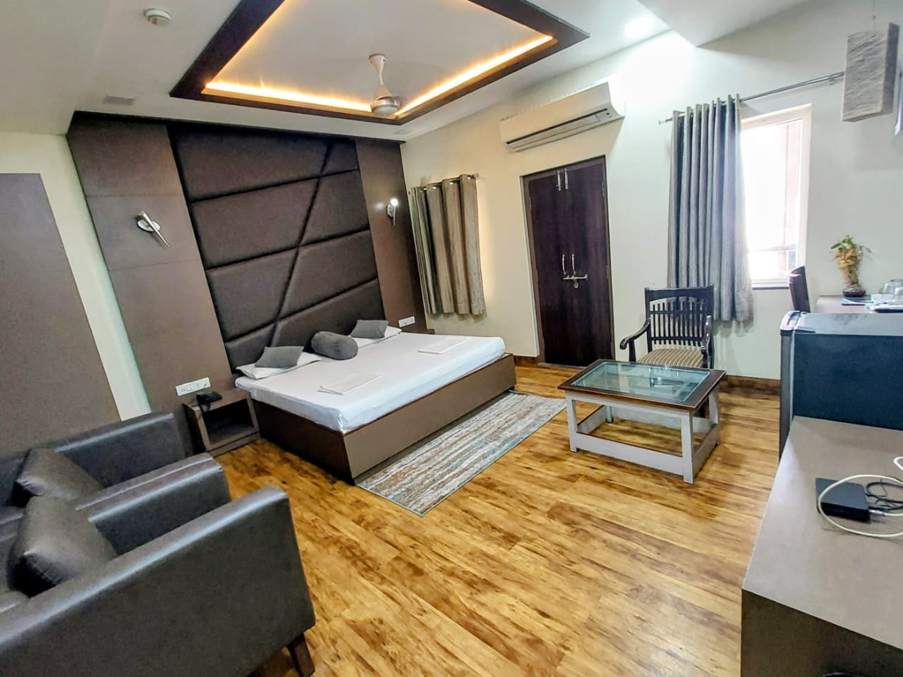 Alka Premium river view Balcony room